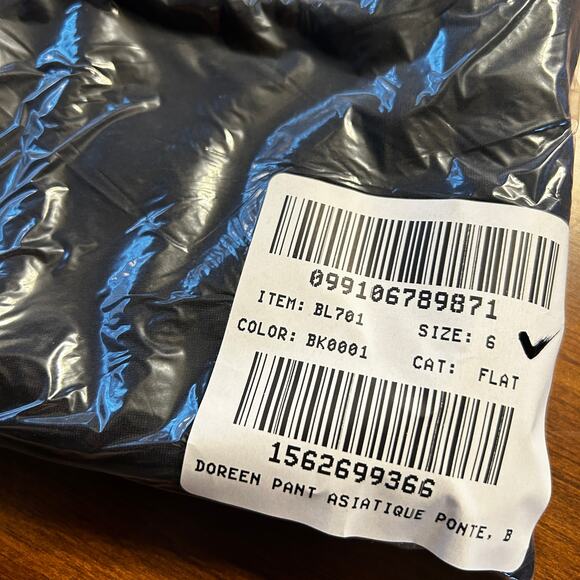 J Crew Demi Boot Ponte Crop Pants 6 Black NWOT J.Crew BL701 Academia Prep - Picture 5 of 5